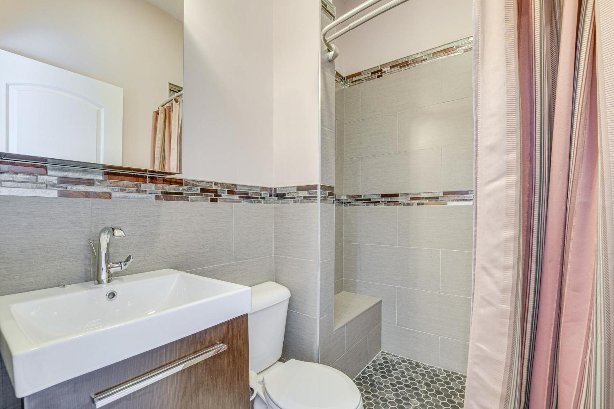 Spacious Condo With Deck About 3 Mi To Downtown Chicago! Buitenkant foto