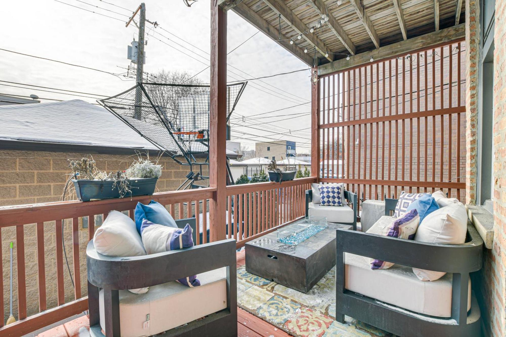 Spacious Condo With Deck About 3 Mi To Downtown Chicago! Buitenkant foto